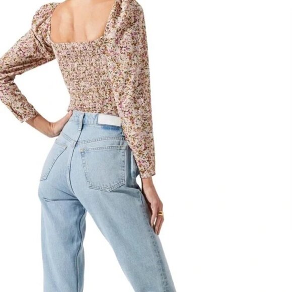 💕ASTR THE LABEL💕 Smocked Floral Print Top ~ Taupe Pink Floral Large L NWT - Picture 4 of 11